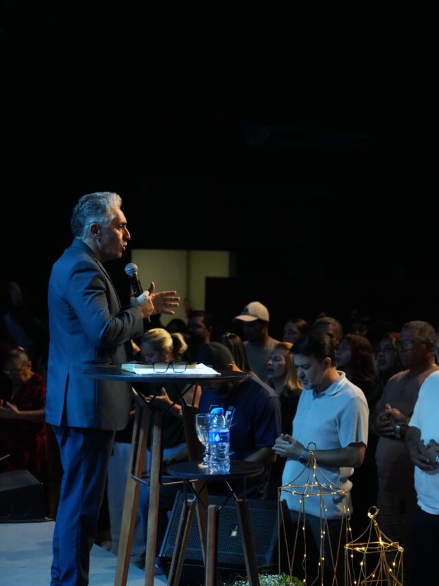 O segundo dia do Celebration 2026 foi marcado por uma Palavra que falou profundamente aos nossos corações! Na ministração do Pr. Marcos Vieira, refletimos sobre o tema “Conquistando a montanha do nosso coração”. Foi uma noite de transformação, quebrantamento e decisões que nos aproximam ainda mais do propósito de Deus. Confira alguns registros desse momento tão especial e reviva conosco tudo o que o Senhor fez em nosso meio!