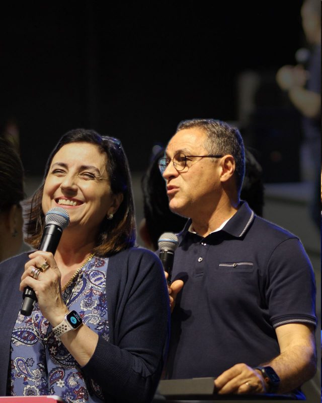 Hoje pela manhã tivemos um tempo de ministração sobre lealdade para os líderes com uma palavra tremenda dos nossos pastores @prdavi e @pramonicasousa. Como podemos cultivar uma cultura de lealdade? Aqui vão alguns conselhos: 1- Defina um caminho sem atalhos 2- Resolva rapidamente as pendências 3- Tome cuidado com os bajuladores 4- Não tente comprar a lealdade das pessoas 5- Levante os seus escudeiros 6- Pratique o princípio da honra ➡️As 18:31h tem mais!!! Culto de celebração com a família Não fique de fora.