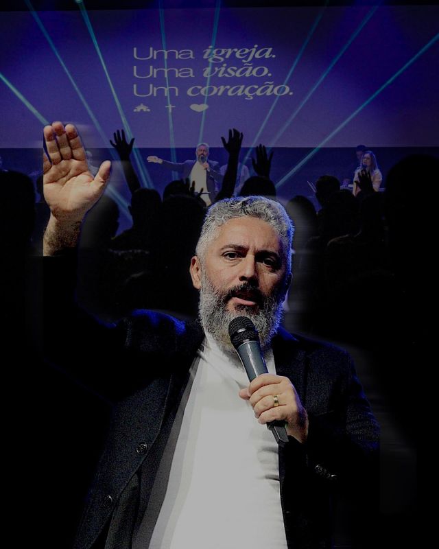 Nossa semana sempre começa em adoração e entrega ao único que é digno de toda honra e toda glória. ✝️

O que mais te impactou no culto de hoje?